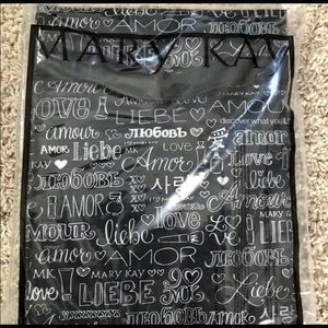 Marykay makeup/ cosmetics travel bag 💄